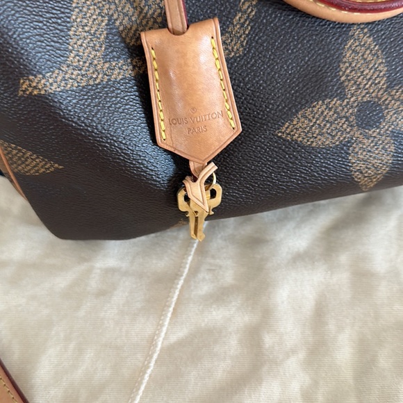 Louis Vuitton speedy 30 large reversed monogram. Very rare find. Like brand new. - Picture 2 of 7